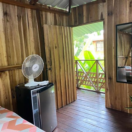 Hotel Cahuita Exterior photo