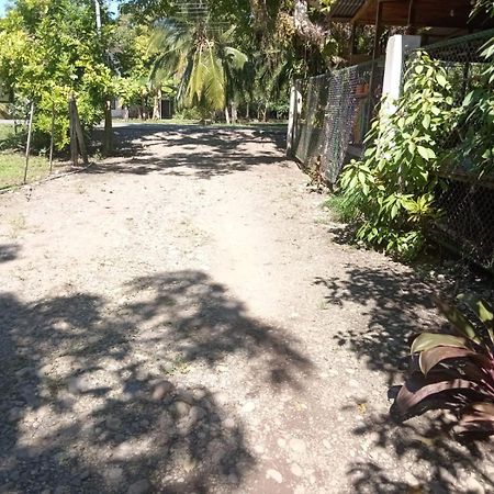 Hotel Cahuita Exterior photo
